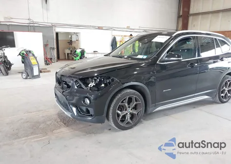 2018 BMW X1 xDrive28I z USA, uszkodzony, nr VIN WBXHT3C32J5F89211